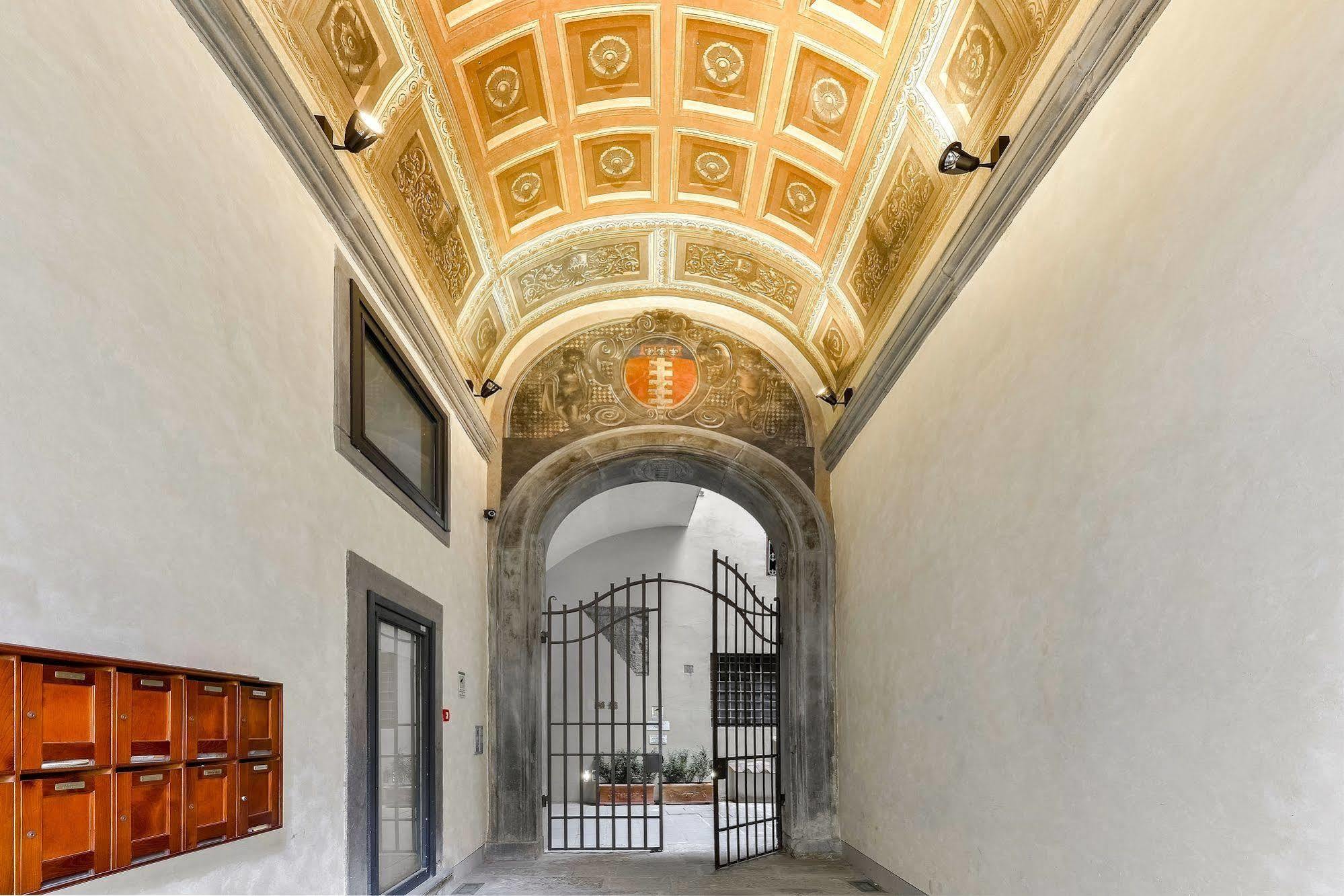 Palazzo Uguccioni Apartments Florenz Exterior foto
